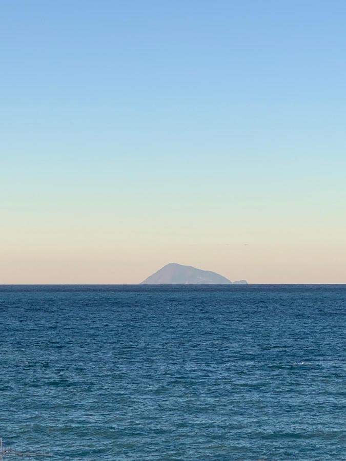 Ferienwohnung La Porta Delle Eolie Capo dʼOrlando Exterior foto